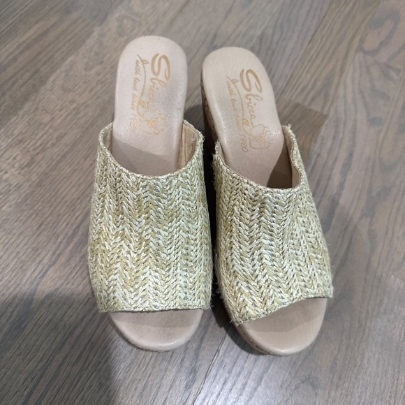 Sbicca Raffia cork wedge- size 9 - Picture 2 of 4